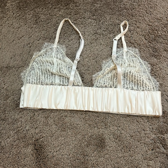 👼🏻 Sequin Lace Bralette 👼🏻 - Picture 3 of 4